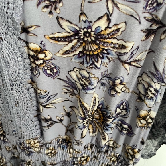 Cupio large high low floral dress - Picture 4 of 4